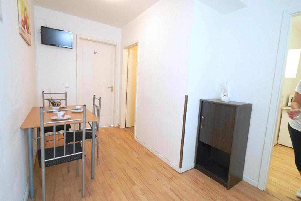 Bnb Potsdamer Platz Rooms & Apartments Berlin Bagian luar foto